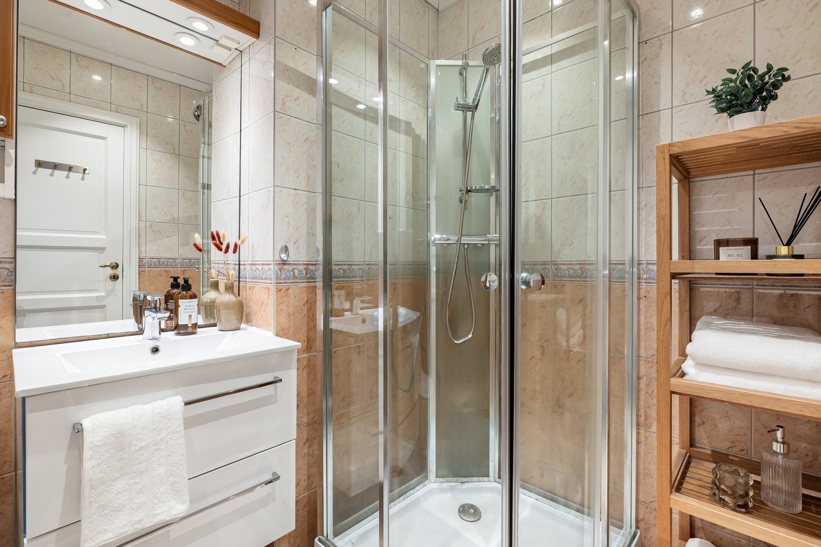 Det ble gjennomført fornying og rehabilitering av sluk og vann- og avløpsrør i 2024 i regi av borettslaget. Galleribilde