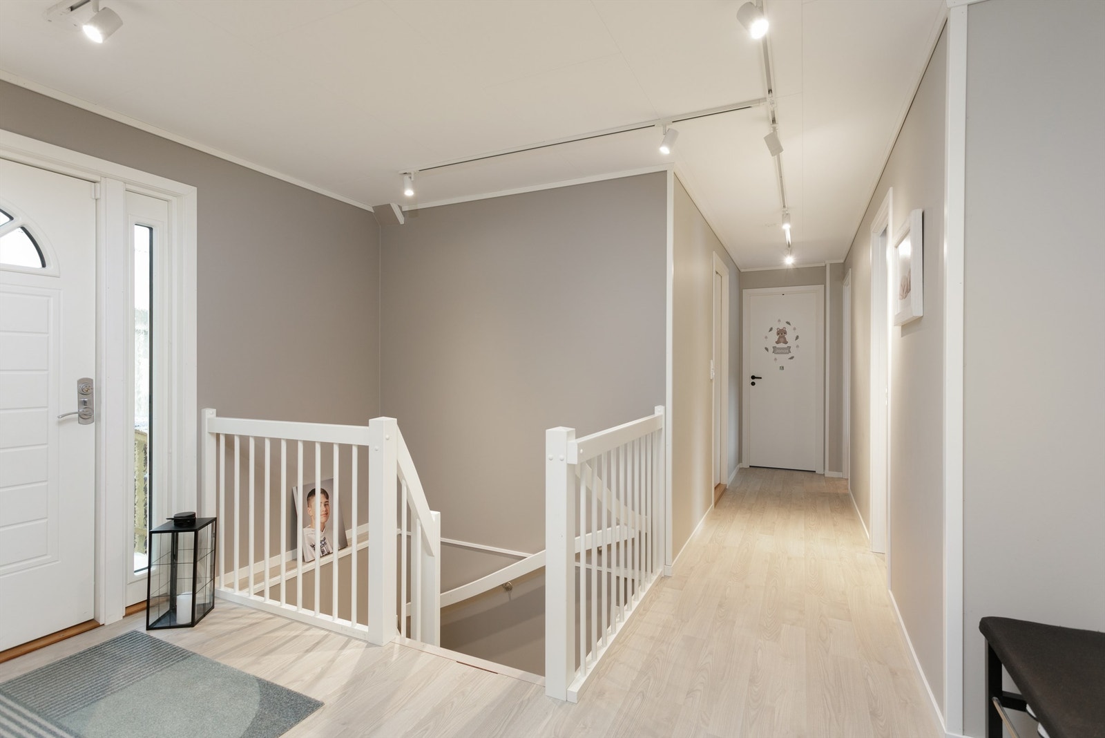 Gang/trapperom i hovedetasjen Galleribilde