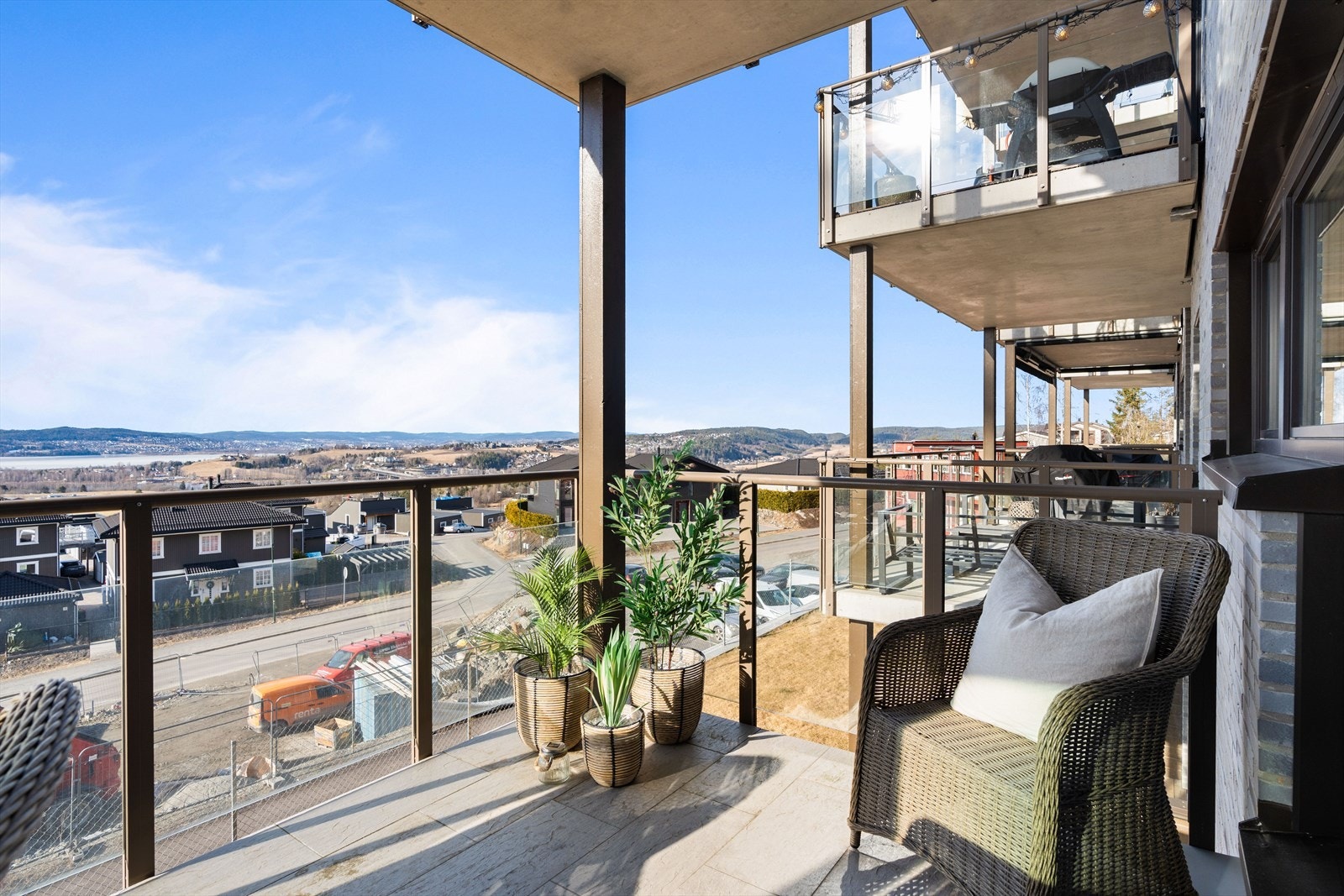 Den fantastiske utsikten gir masse å kikke på utover dag og kveld. Galleribilde