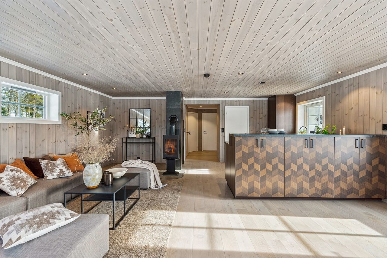 Gjennomgående sorte detaljer skaper et stilrent og moderne uttrykk. Galleribilde