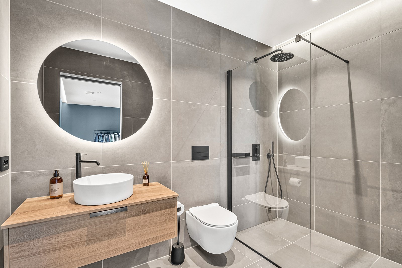 - Rålekkert, helfliset baderom - Galleribilde