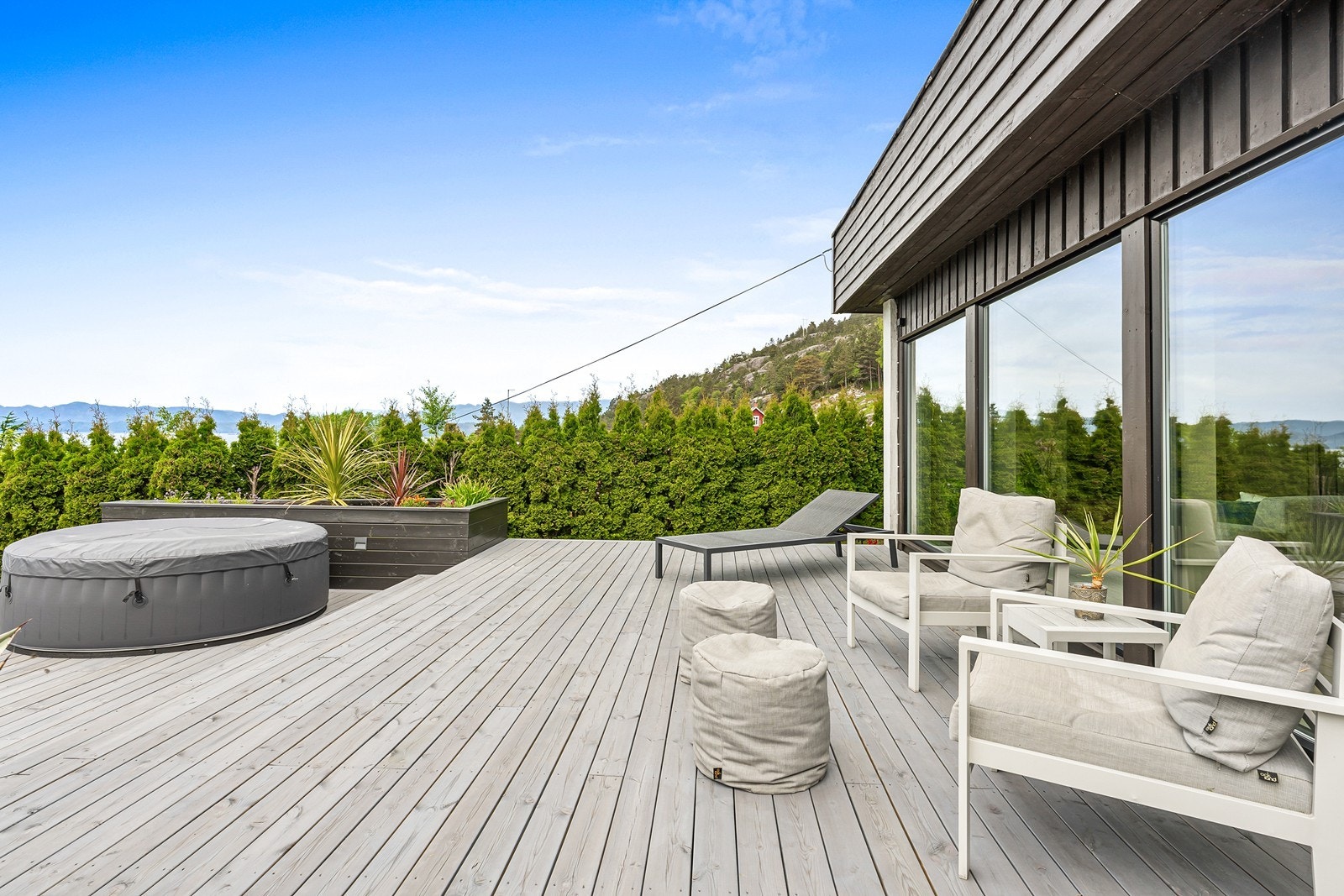 - God plass til ønsket utemøblement i ulike soner - Galleribilde