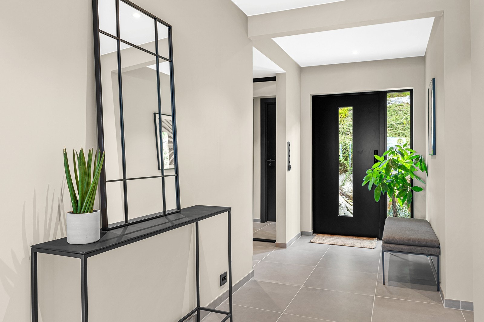 - Boligen har balansert ventilasjon, noe som bidrar til bedre luftkvalitet, innemiljø og energieffektivitet. Praktisk app-styring via Systemair - Galleribilde