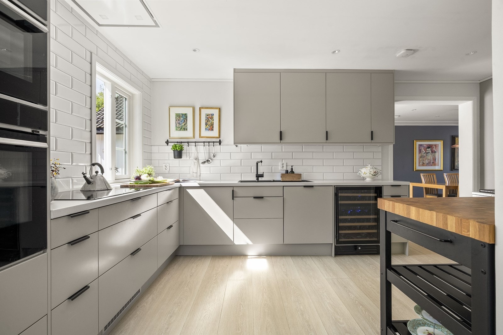 Kjøkkenet vart modernisert i 2023. Galleribilde