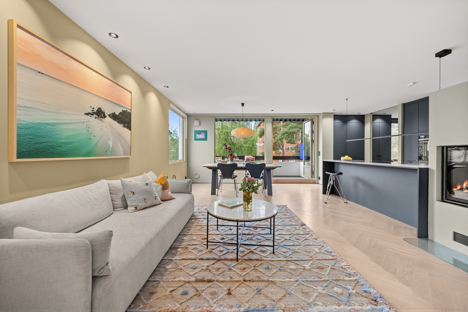 Den praktiske planløsningen gjør at du enkelt kan innrede rommene i flere soner. Galleribilde