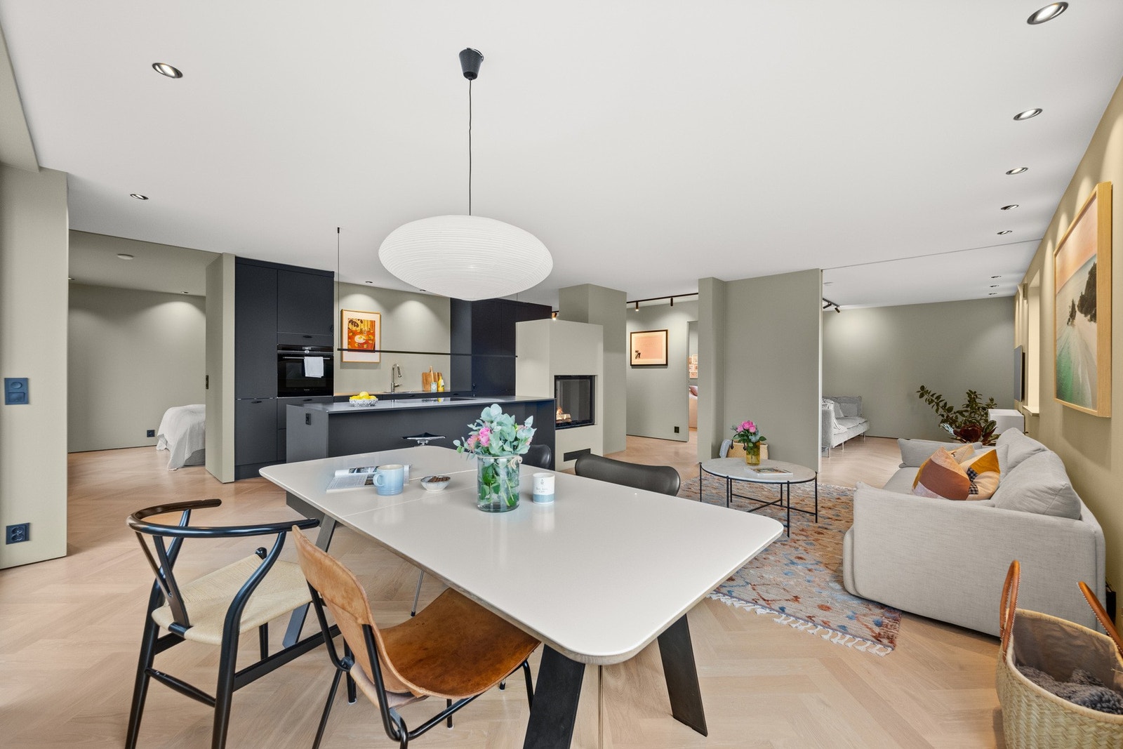 Velkommen til Fjordveien 65A, presentert av eiendomsmegler Edvard Chapsang ved EIE eiendomsmegling avdeling Sandvika Galleribilde