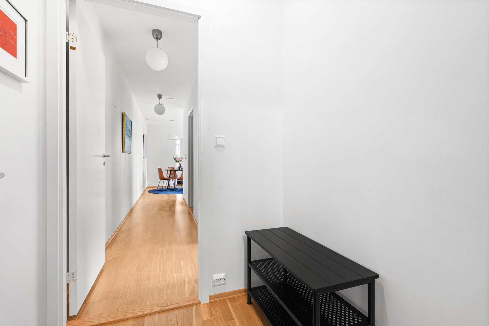 Entréen er lys og innbydende. Galleribilde