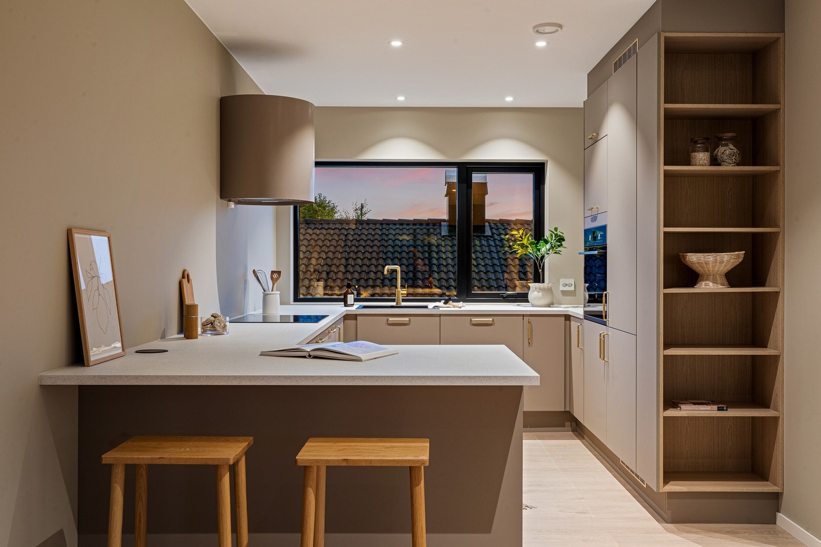 Designkjøkken - pent og praktisk innredet Galleribilde