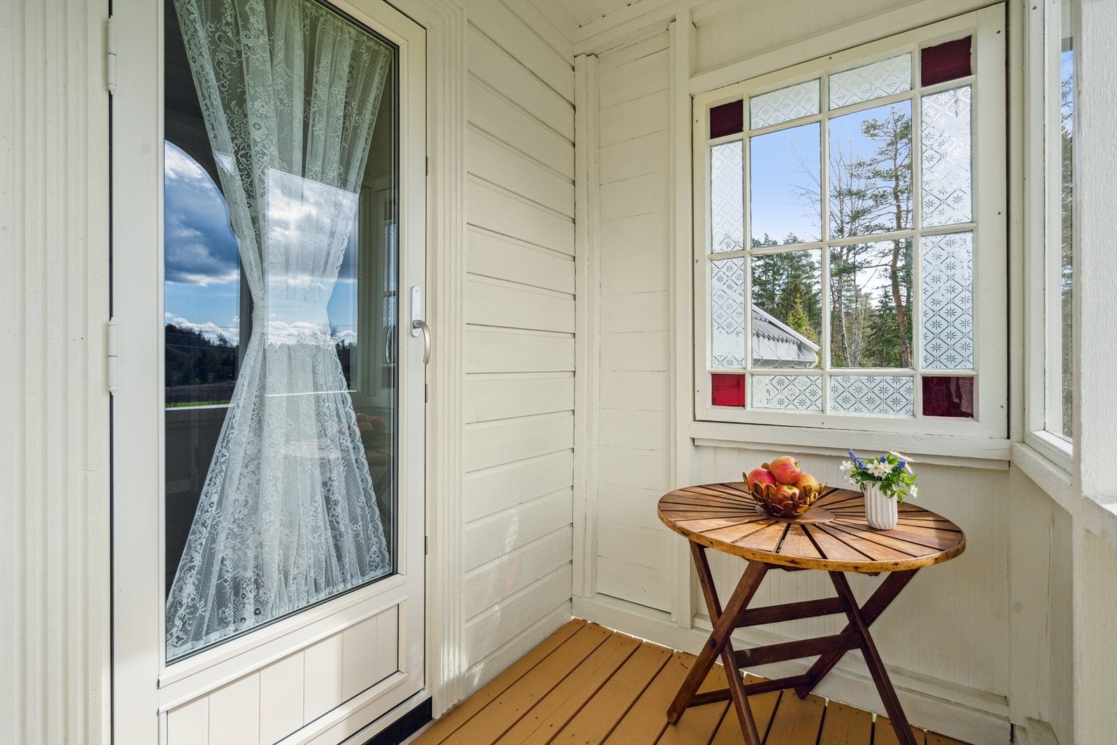 Det er lagt vekt på at huset utførelse skal harmonere med den opprinnelige sjelen. Vinduene på balkongen er nøye utvalgt. Galleribilde