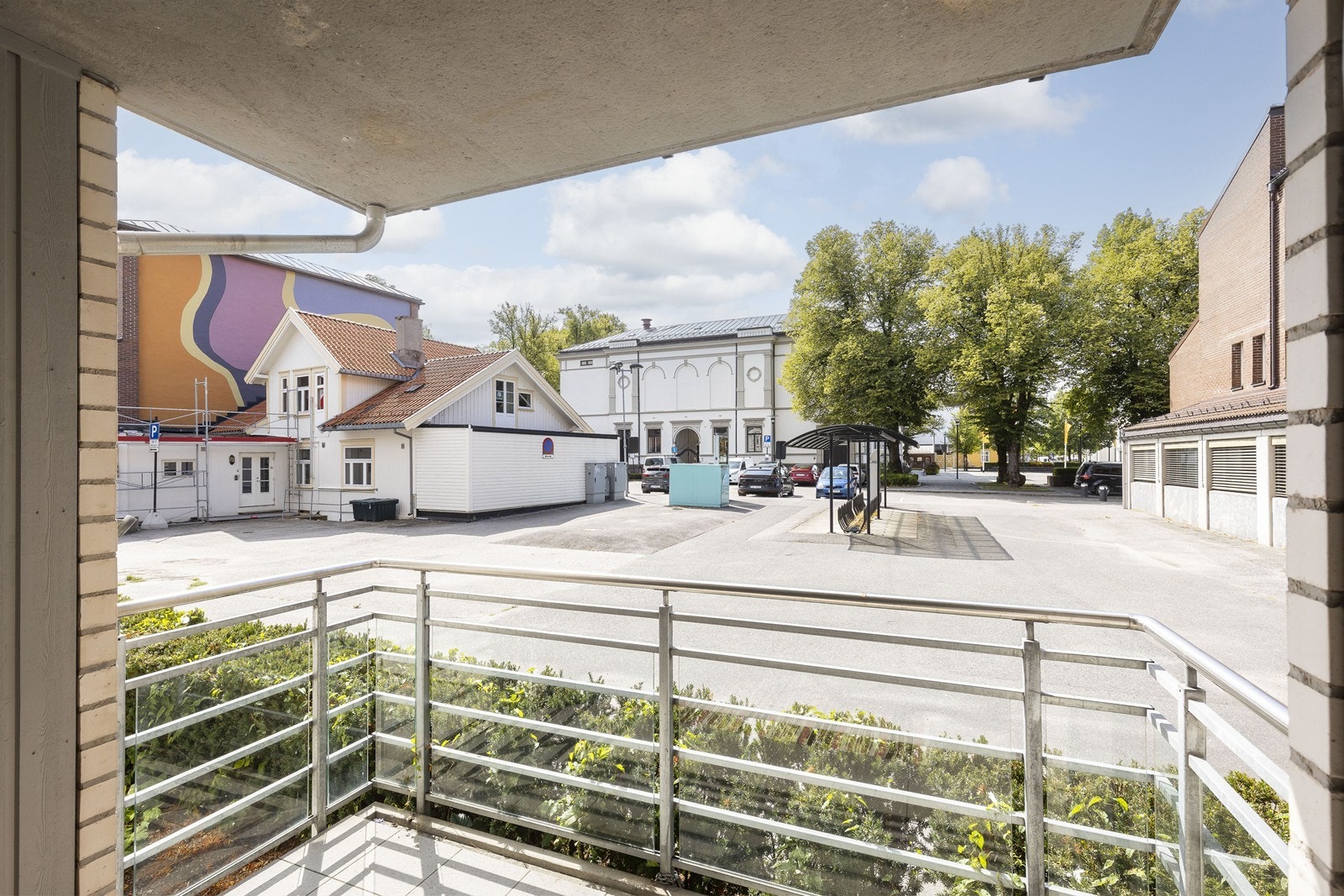 Fint utsyn fra overbygd balkong Galleribilde