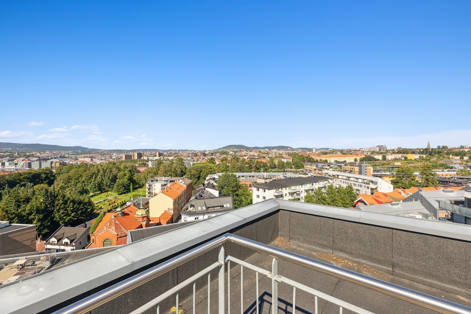 ...Og videre nord forbi Vålerenga. Her er det også fantastiske solforhold! Galleribilde