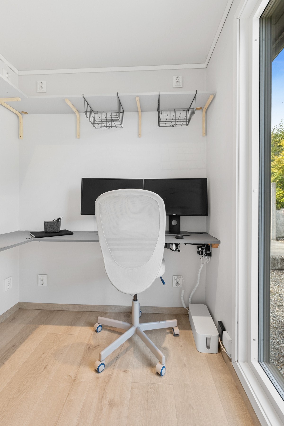 I enden av gangen finner du et praktisk rom med flere bruksområder, i dag innredet som kontor Galleribilde