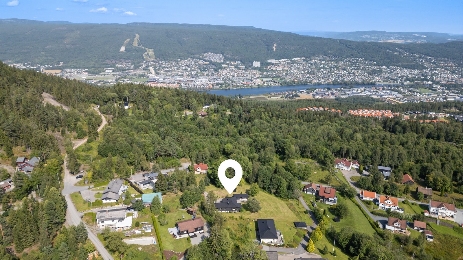 Drammen sentrum er lett tilgjengelig, enten du tar buss, bil, sykkel eller kombinerer flere transportmidler Galleribilde