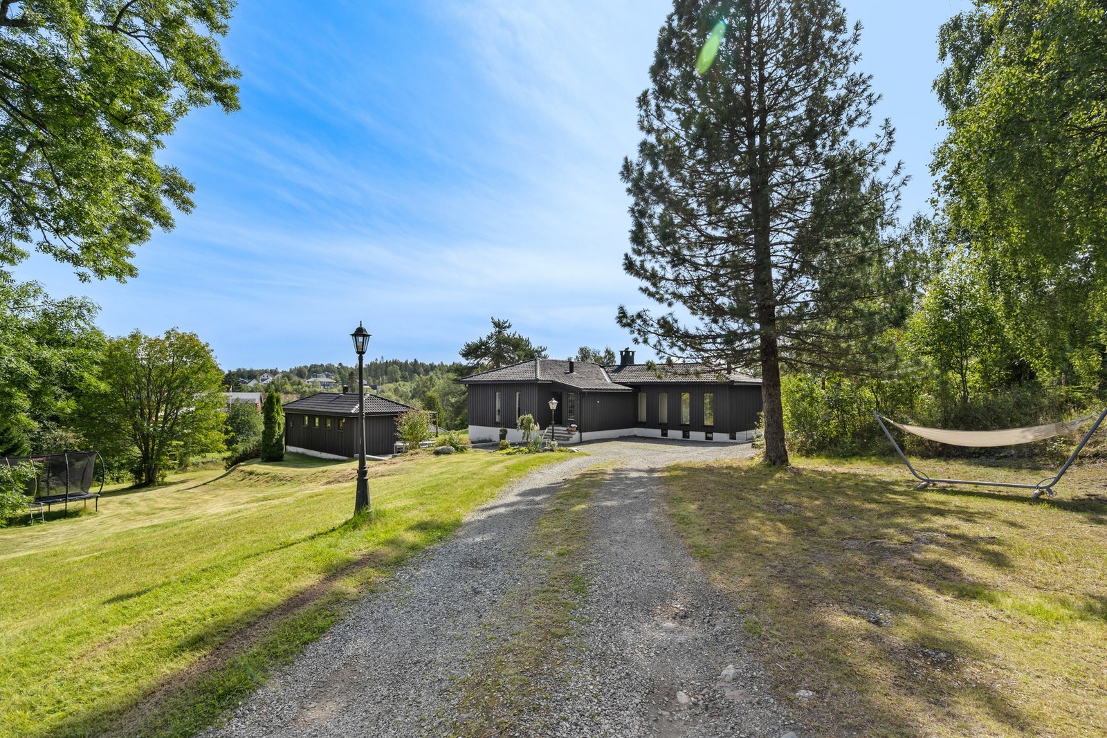 Hyggelig innkjørsel Galleribilde