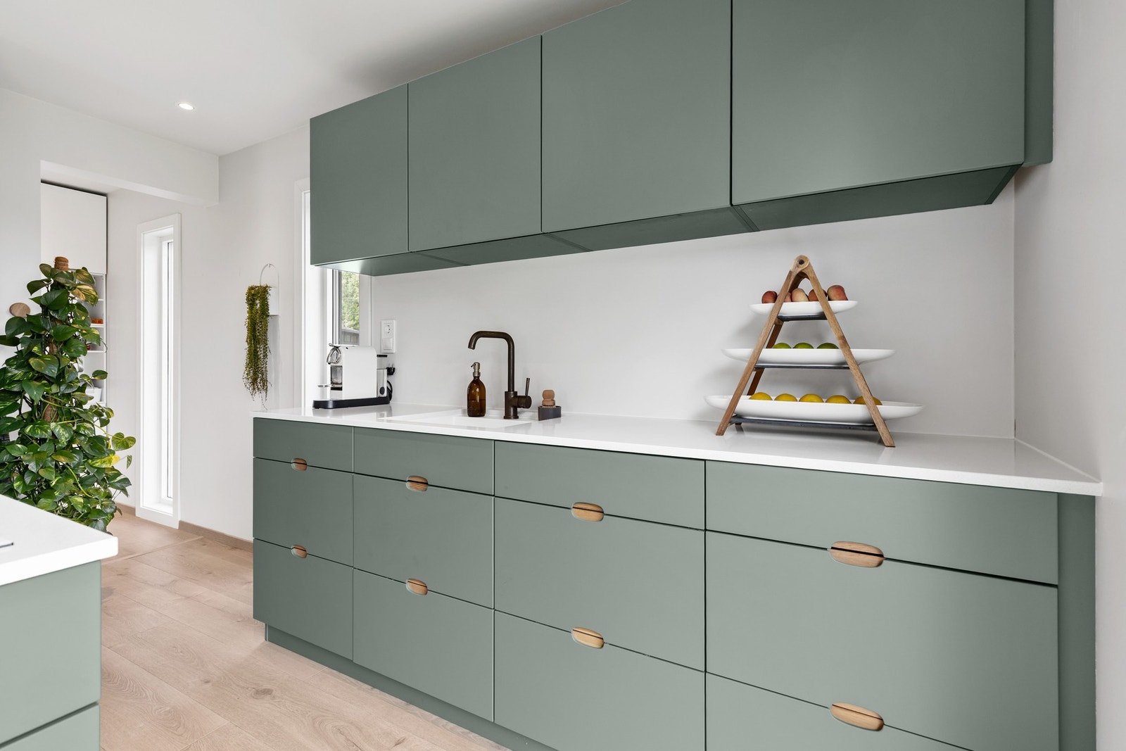 For ekstra trygghet er det installert både vannstoppsystem og komfyrvakt Galleribilde