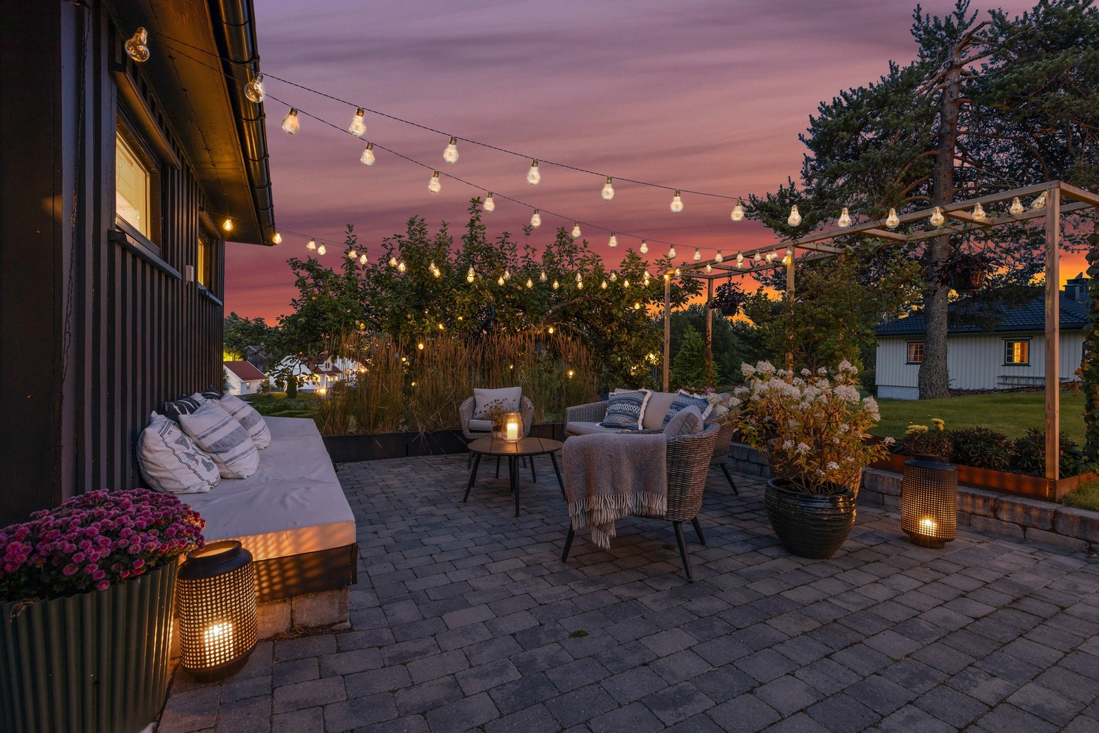 Her er det god plass til å innrede med ønsket utemøblement og nyte gode solforhold Galleribilde