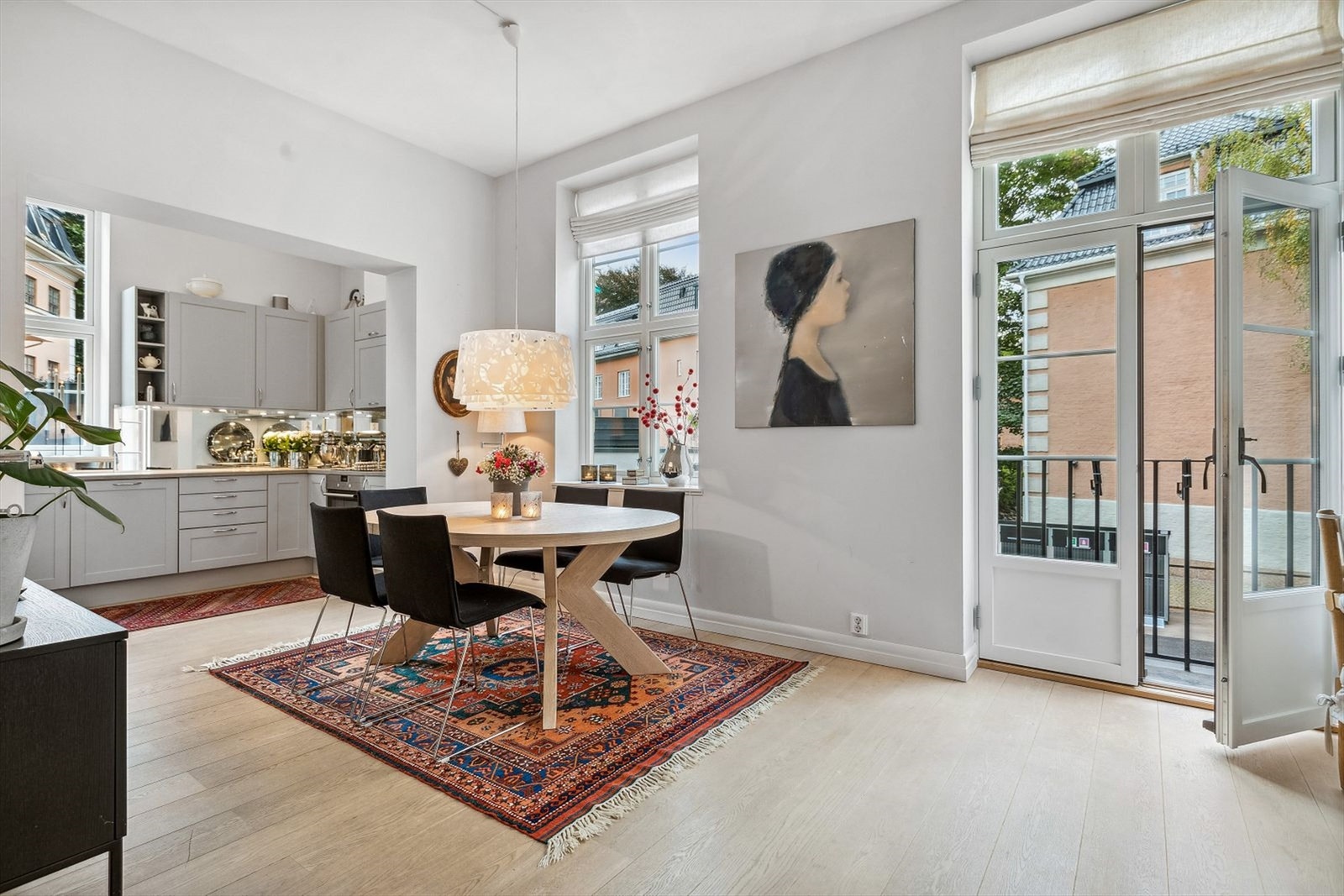 Spisestue. Galleribilde