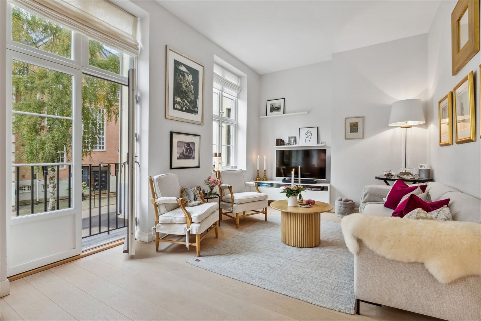 Hyggelig fransk balkong. Galleribilde