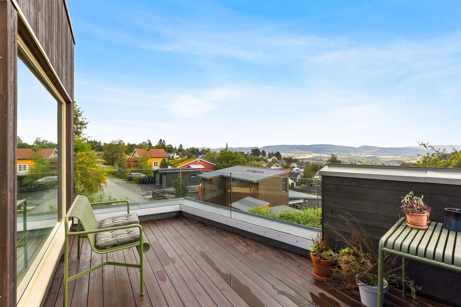 Sørvendt balkong på 12 kvm. Galleribilde