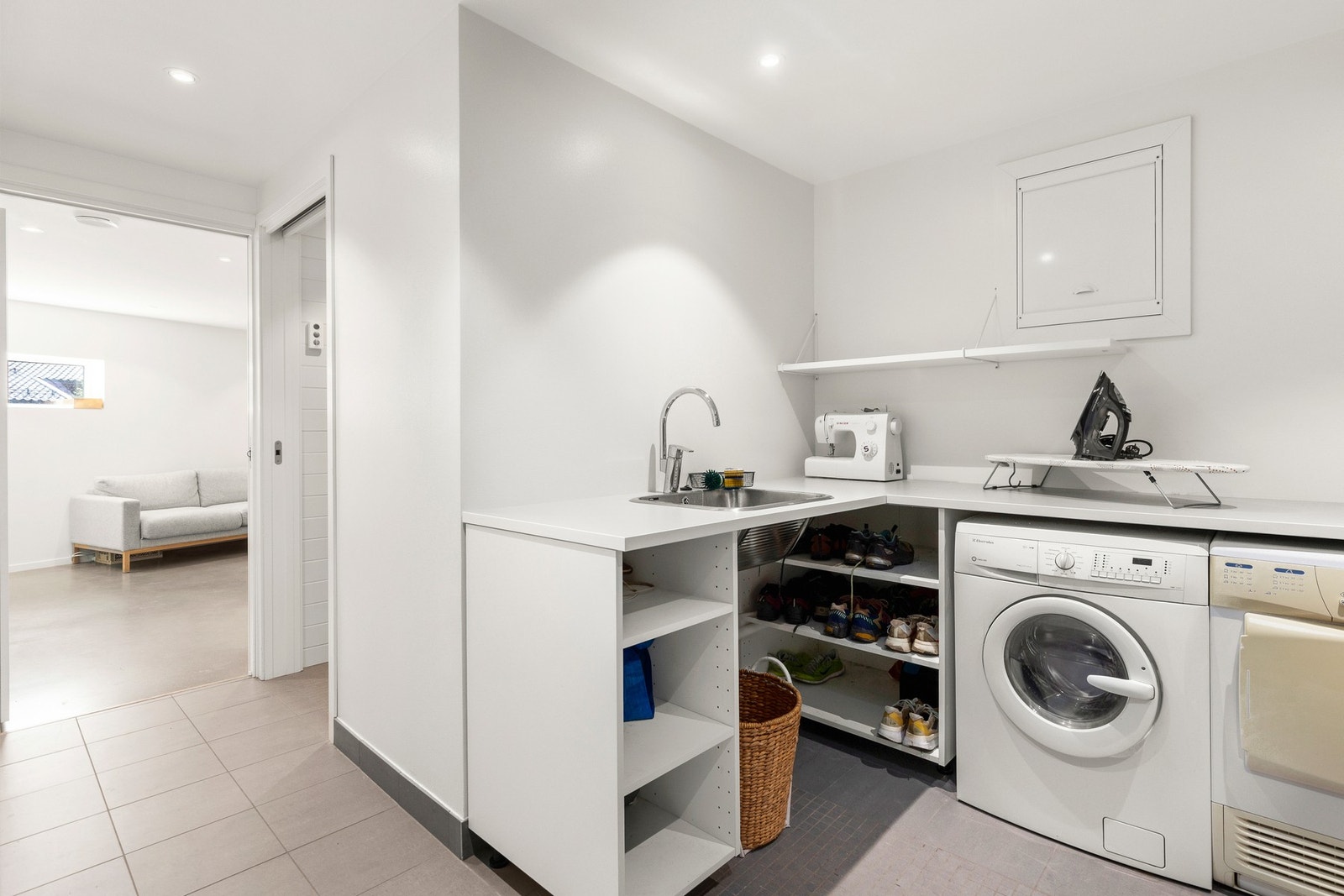 Stort og praktisk vaskerom. Galleribilde