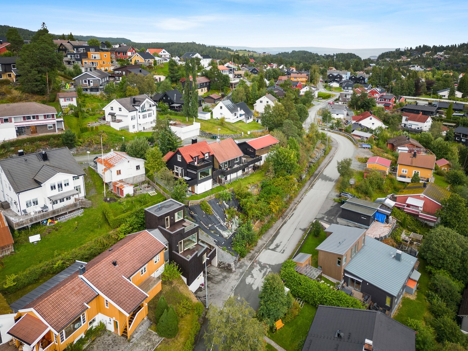 Herfra er det også kort og trygg skolevei til Dalgård barneskole og Ugla ungdomsskole. Galleribilde