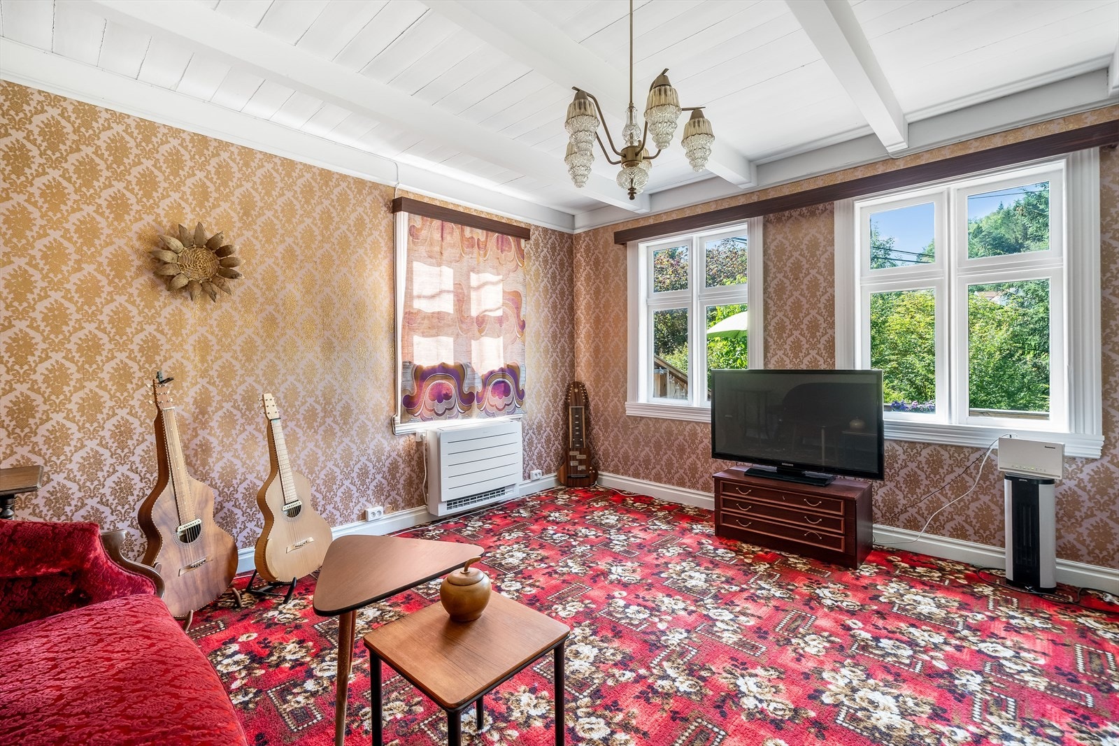 Tv-stue med godt ivaretatte originale detaljer. Galleribilde