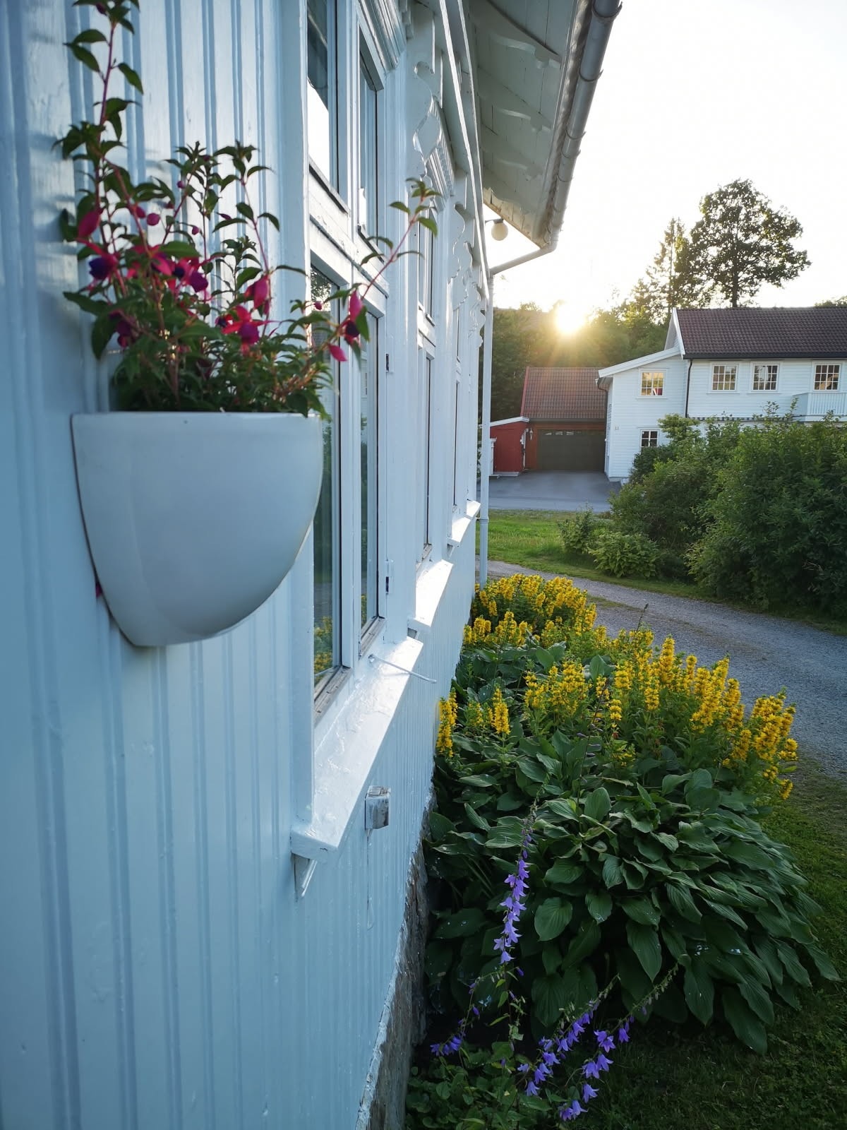 Solnedgang sett fra inngangspartiet. Galleribilde