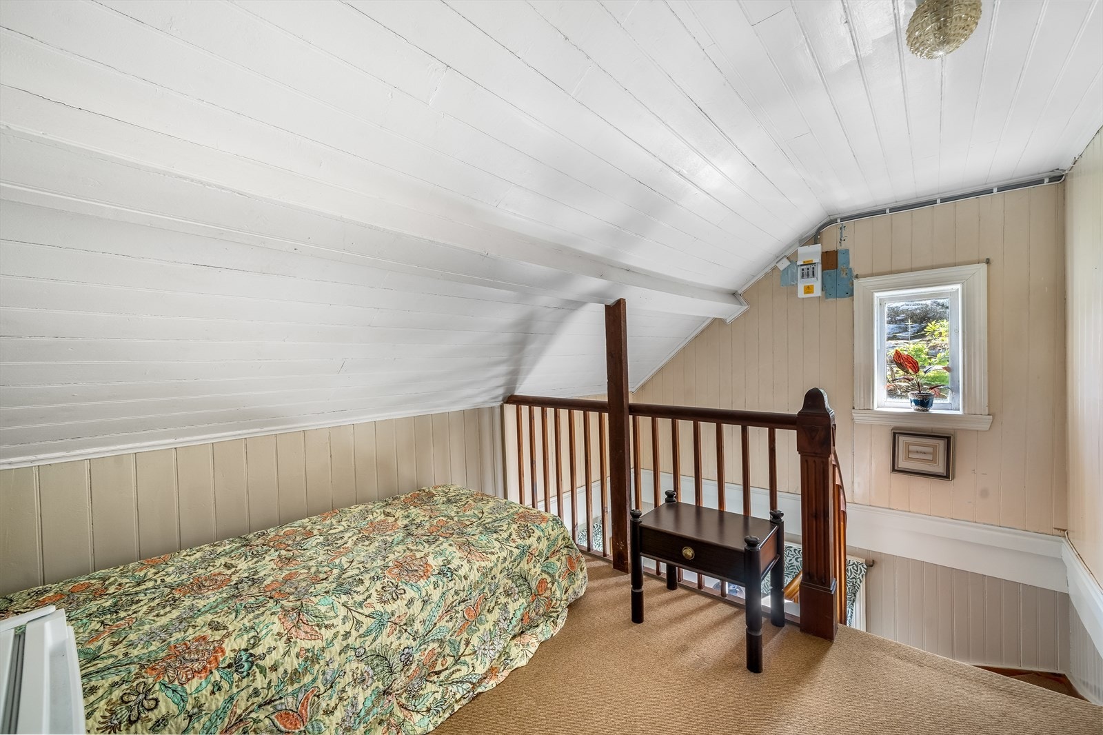 Mellomgang på loftet. Galleribilde