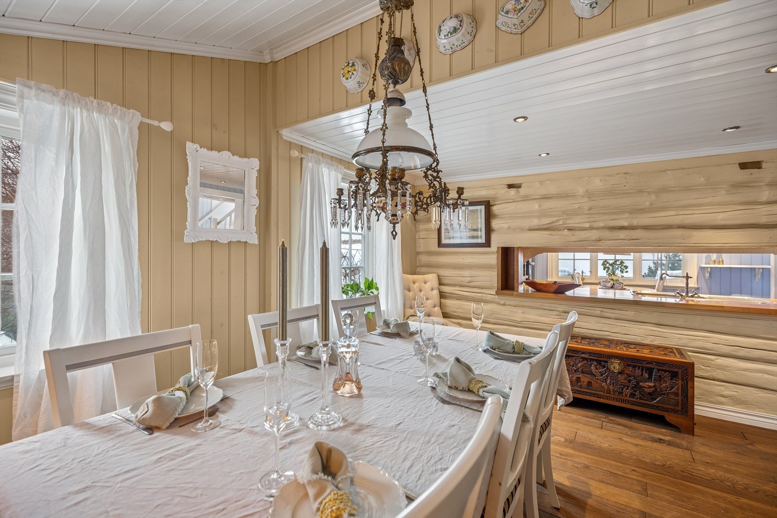 Her er den originale tømmerveggen bevart. Galleribilde