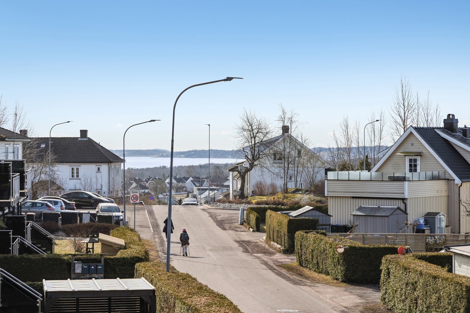 Fra balkongen kan man også skimte fjorden Galleribilde