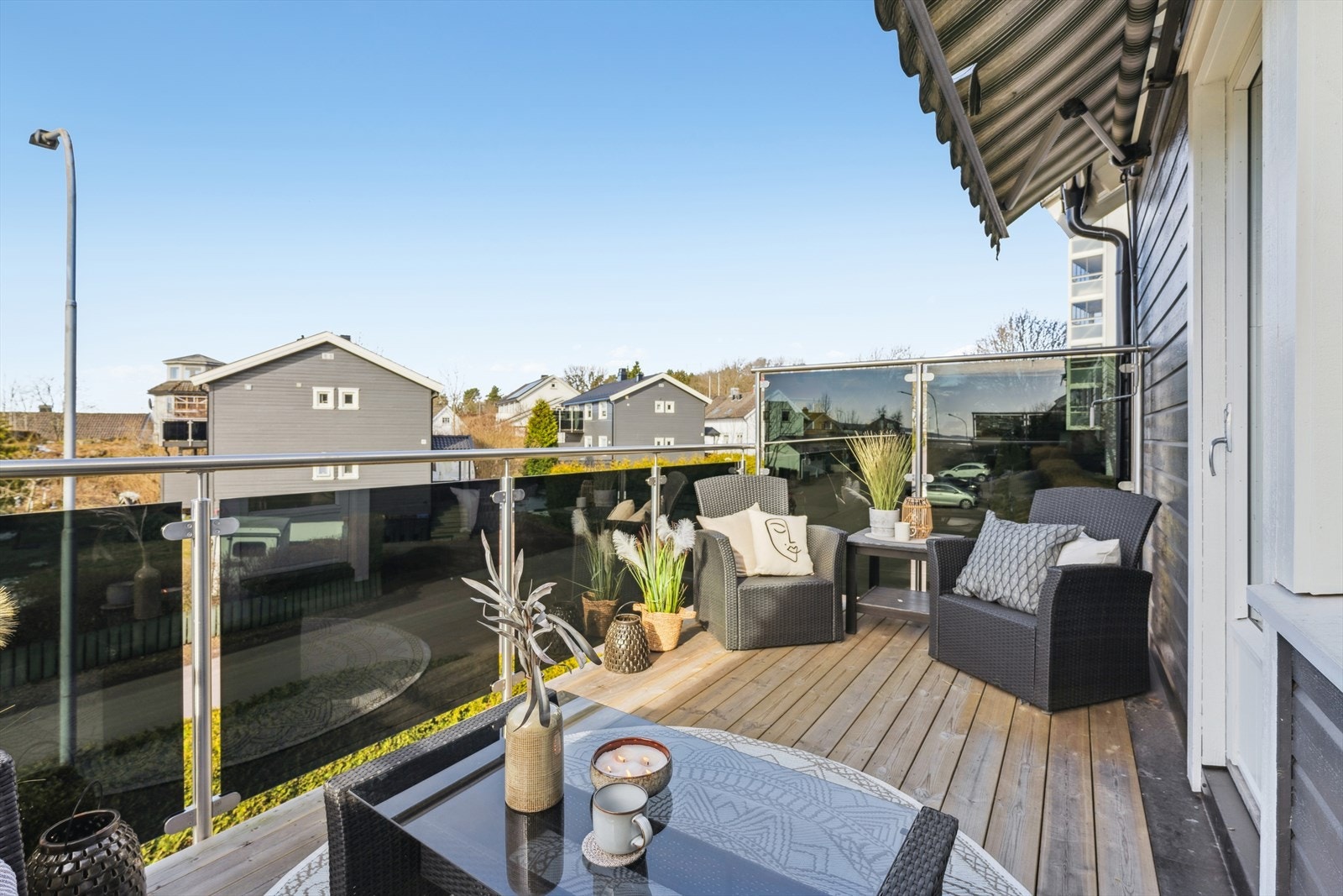 Her har man god plass til diverse utemøbler Galleribilde