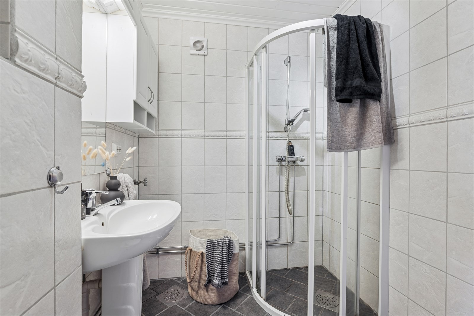 Flislagt bad som ble renovert i 2005 Galleribilde