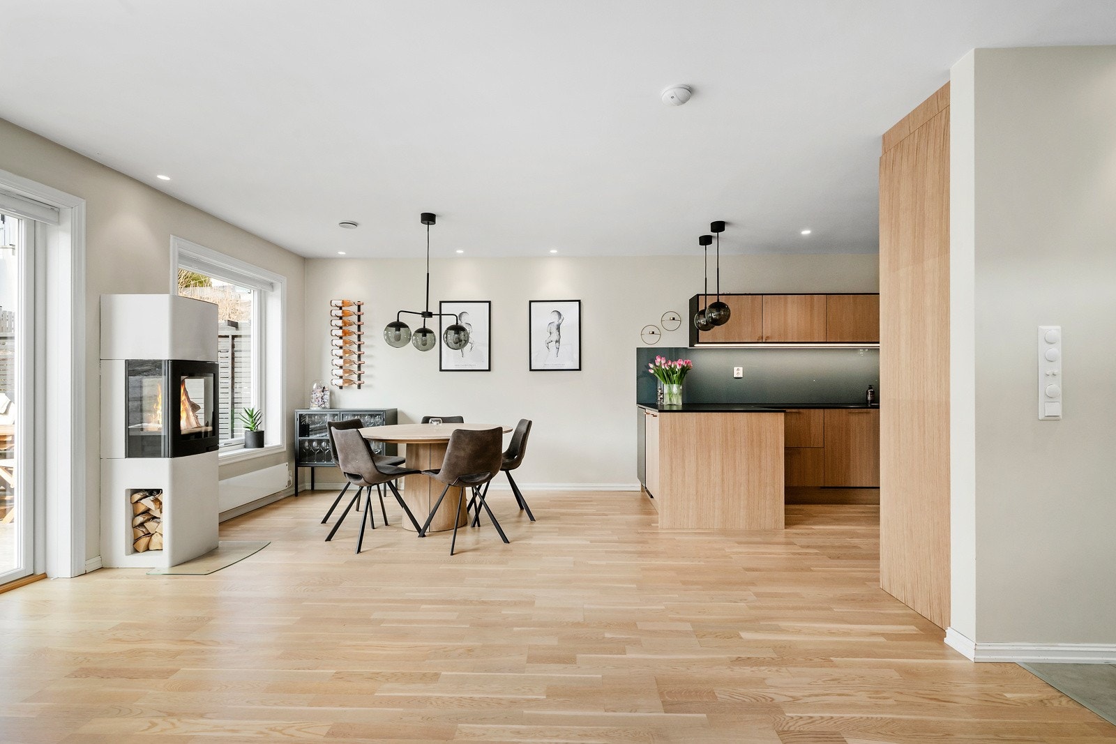 Et sosialt rom som blir boligens naturlige samlingspunkt. Galleribilde