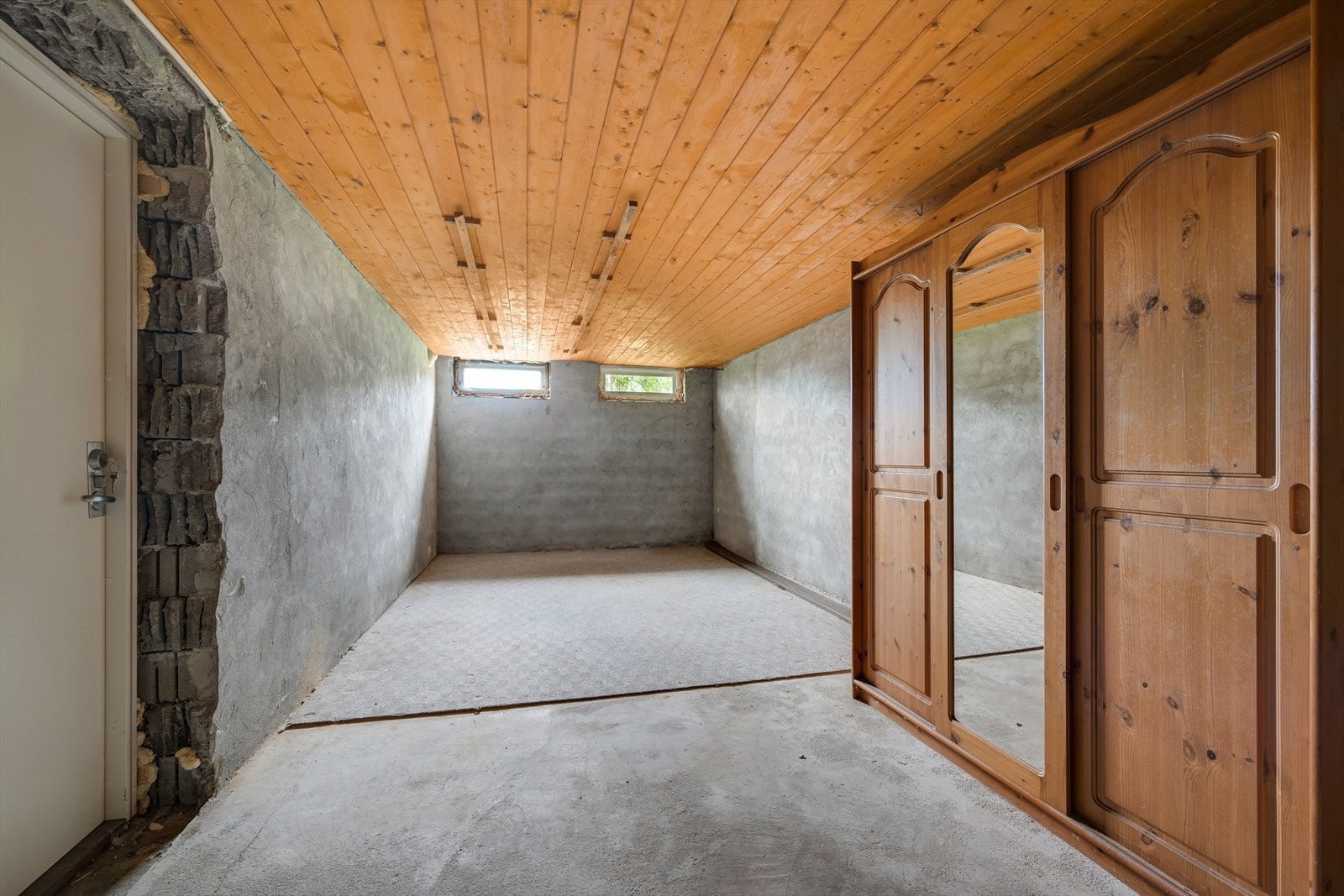 Stort kjellerrom. Galleribilde