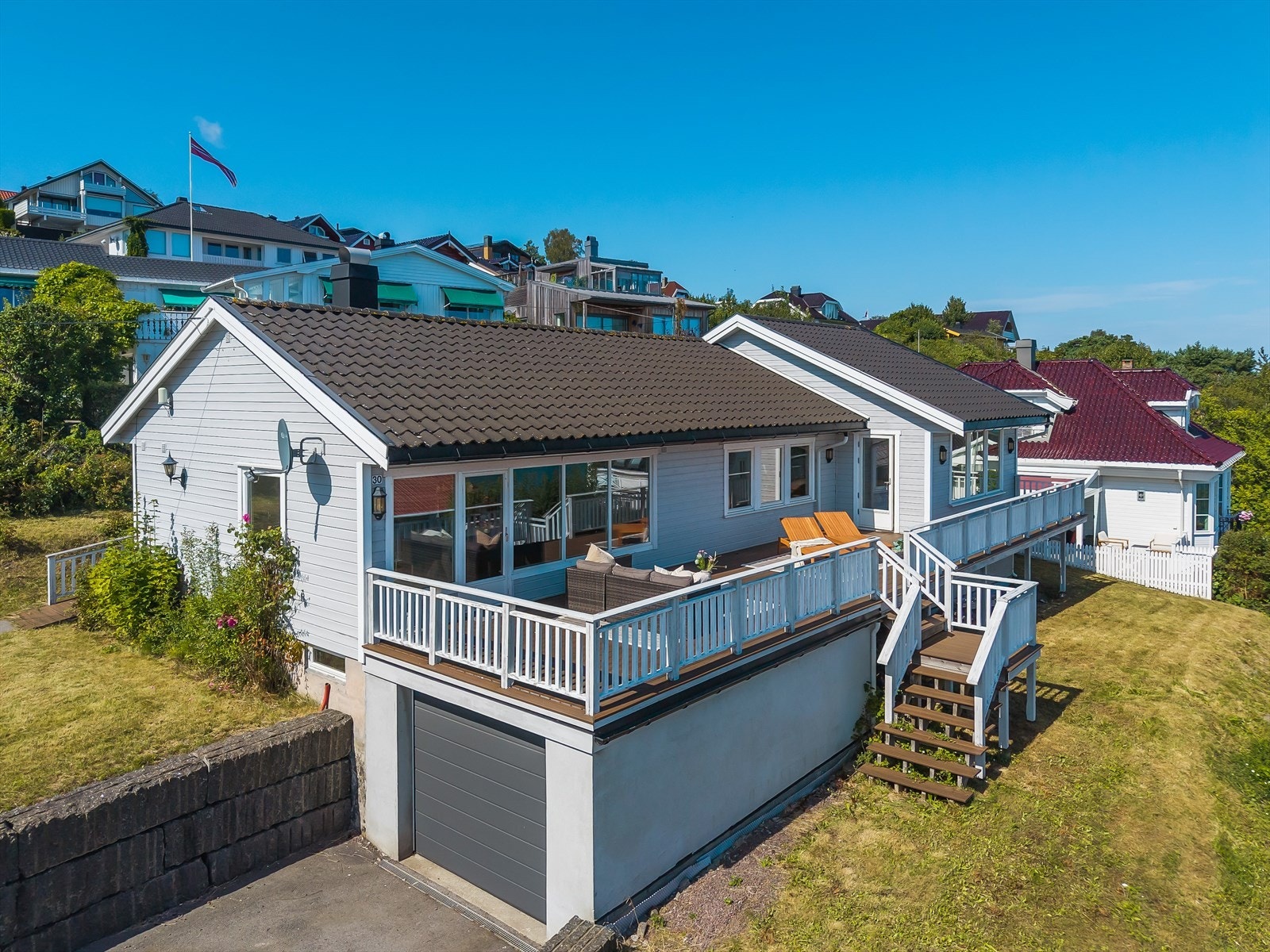 Tilbygget garasje og betydelig oppgradert i ca. 2014. Galleribilde