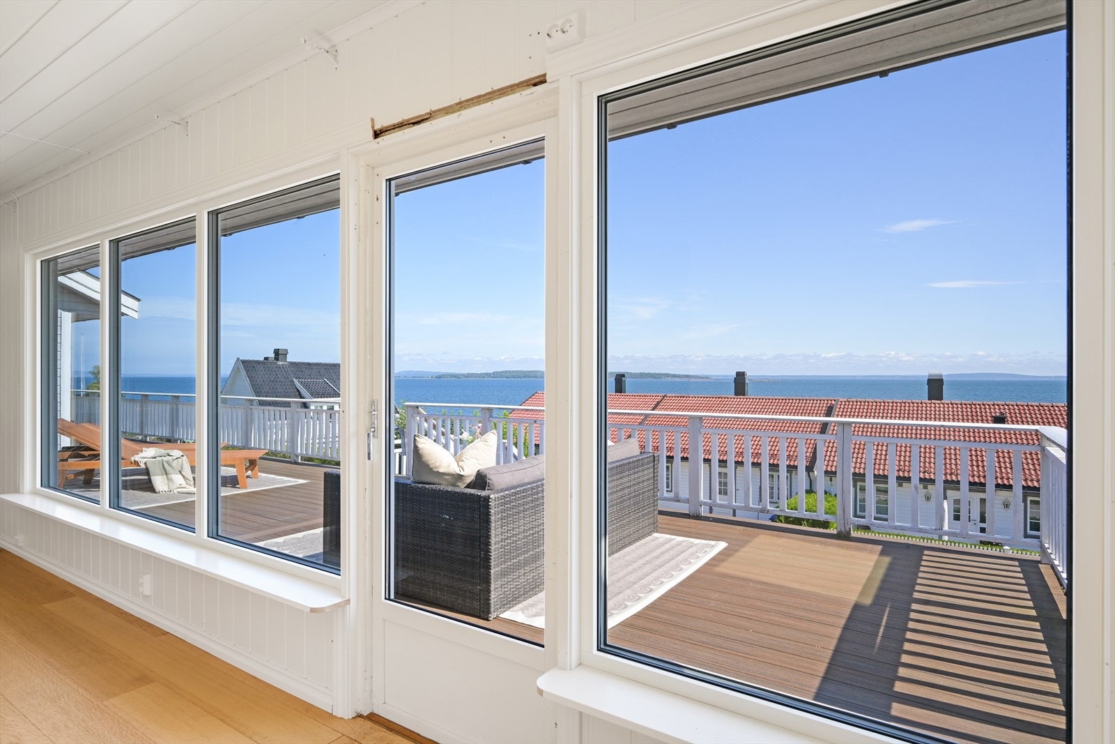 Direkte utgang til verandaen fra spisestuen. Galleribilde