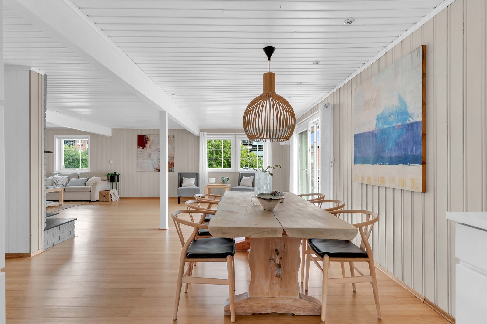 Kom! La oss ta en titt på boligens herlige terrasse! Galleribilde