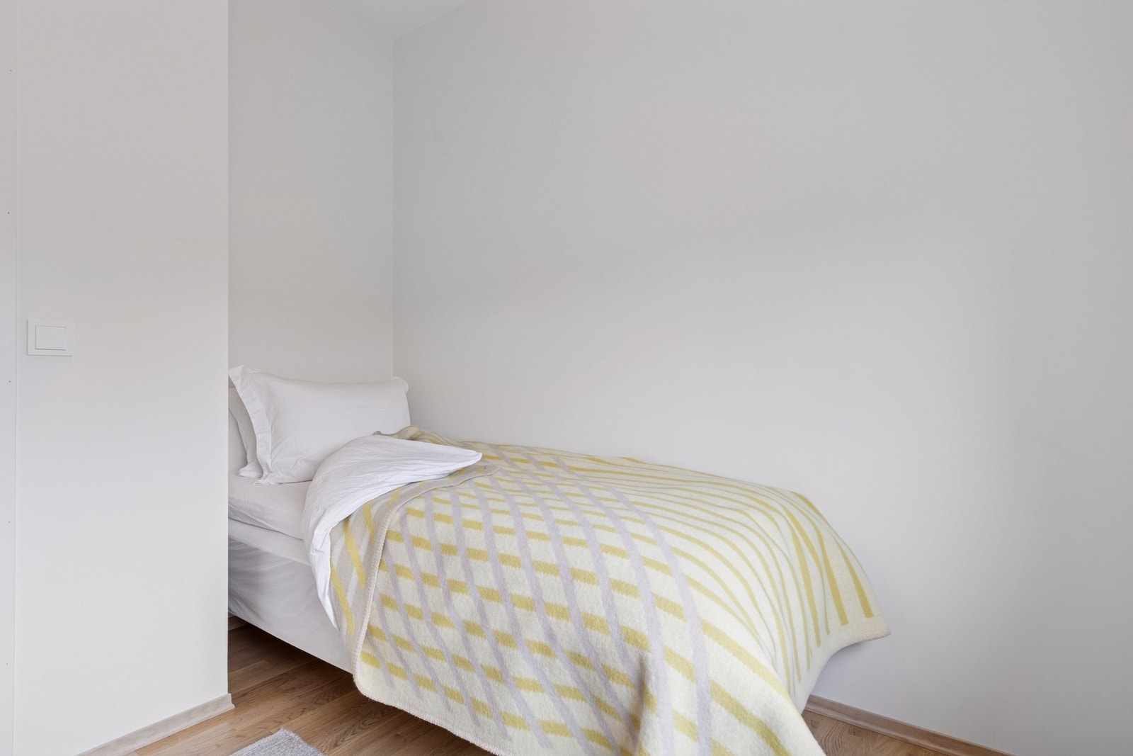 Soverom 2 har plass til både seng og kontorløsning. Galleribilde