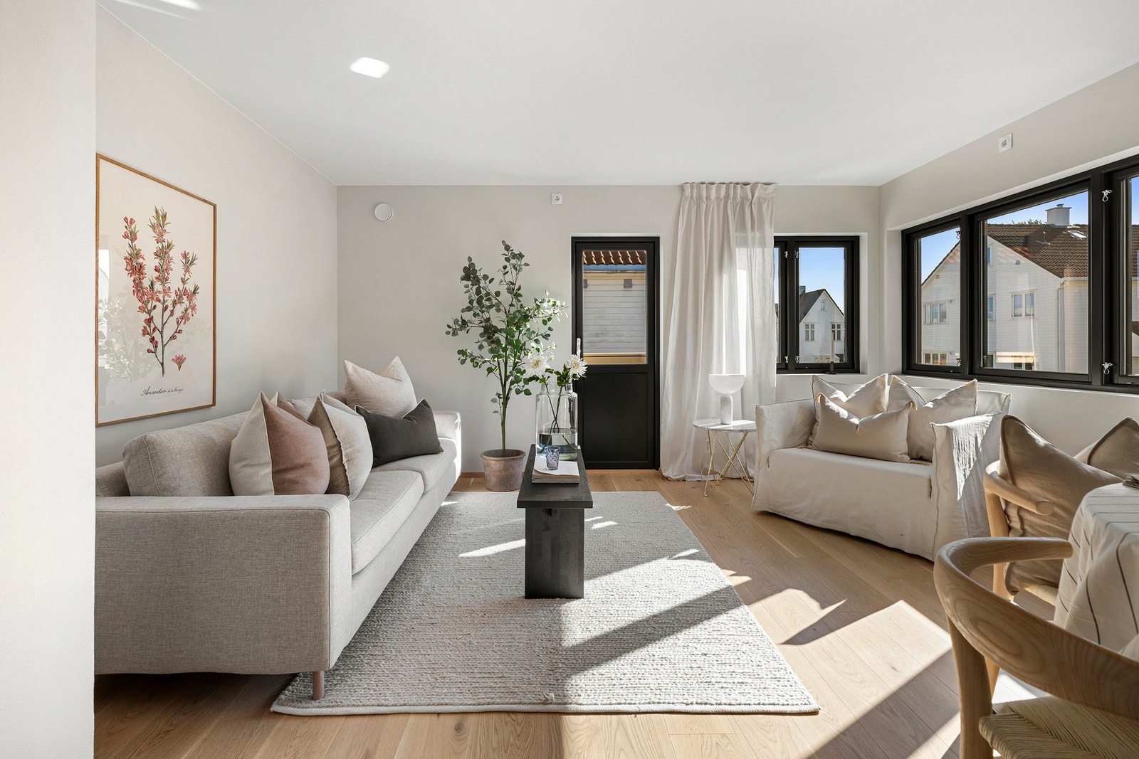 Alle overflater er malt i lune delikate farger. Galleribilde