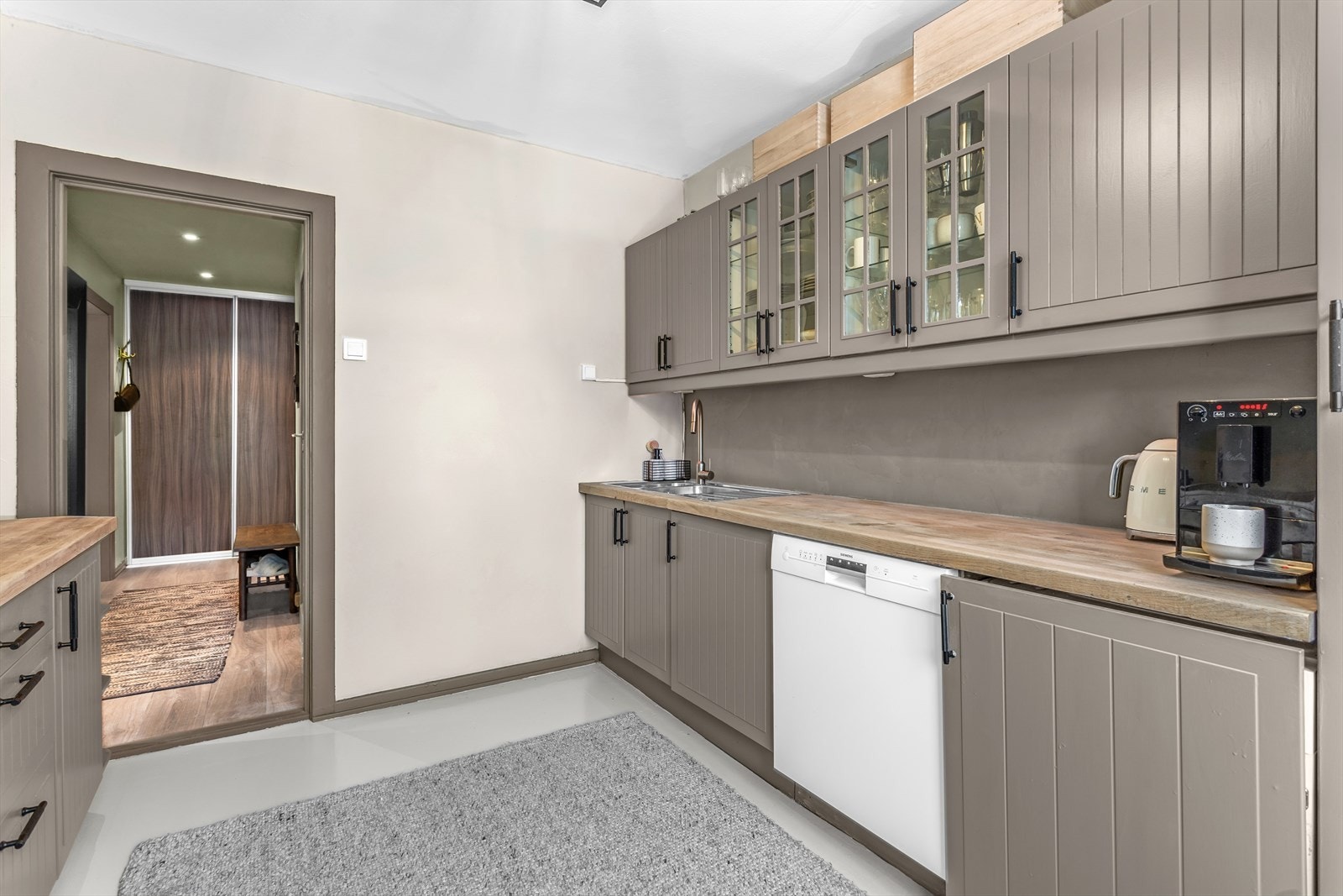 Alle hvitevarer medfølger salget. Galleribilde