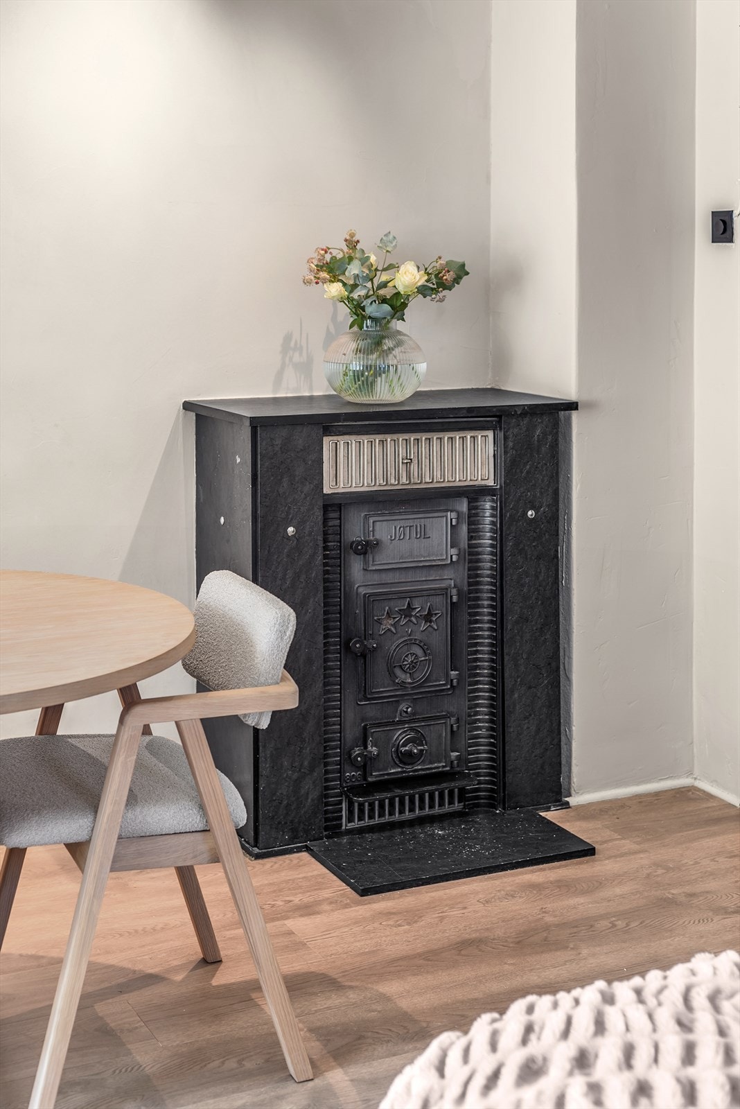 Peisovn varmer godt på kjølige vinterdager. Galleribilde