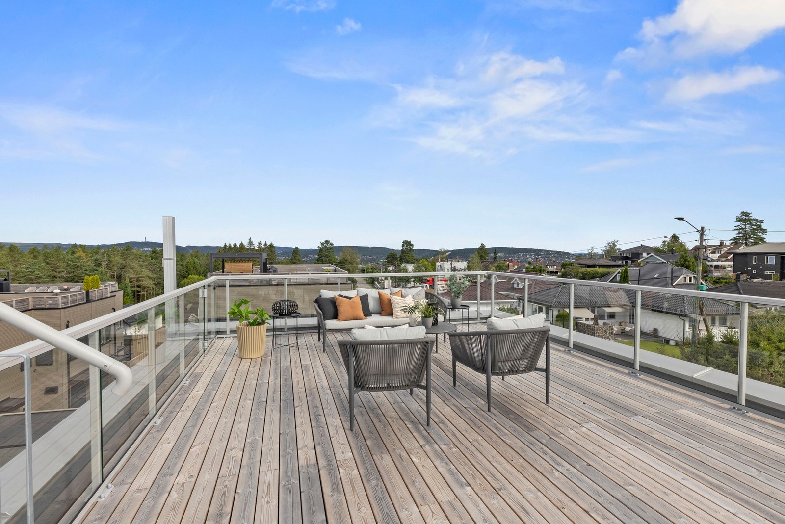 Boligen har en takterrasse på 42 kvm Galleribilde