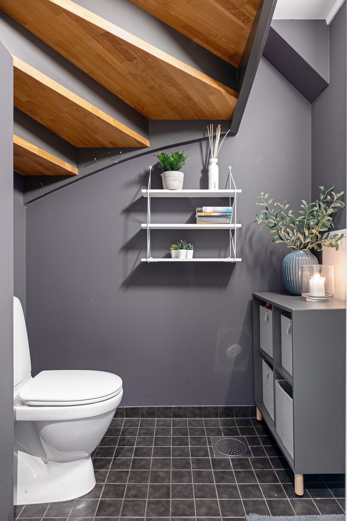 Toalett/gjestetoalett i 1 etasje Galleribilde