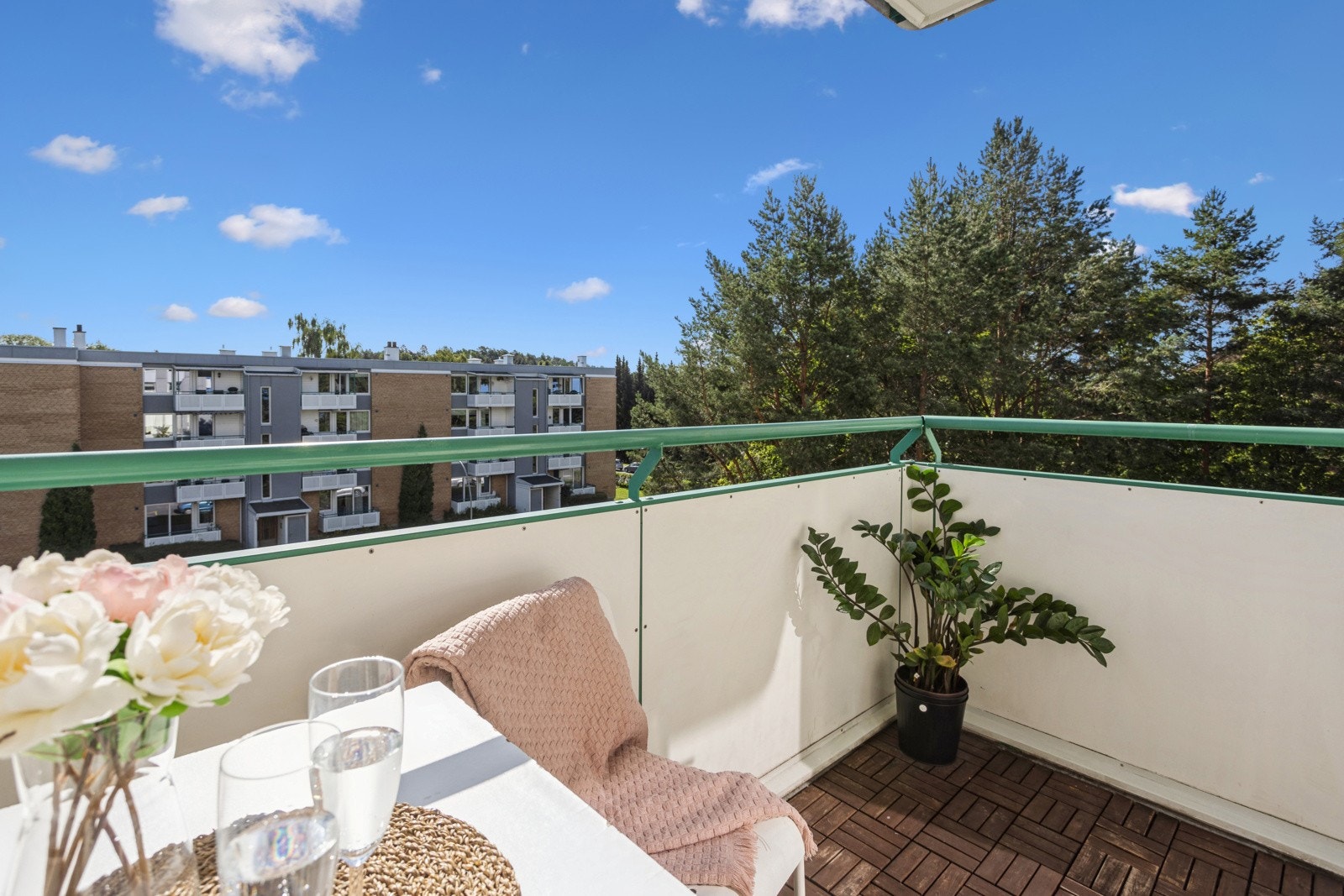 Velkommen til Rugveien 38! Presentert av Therese Eng ved OBOS Eiendomsmeglere. Galleribilde