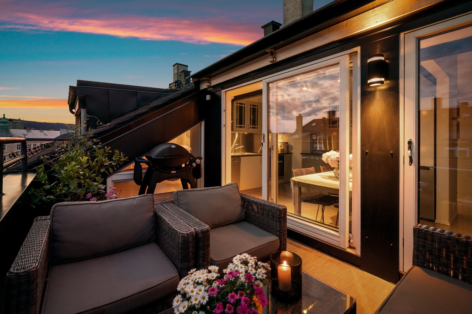 Boligen oppleves som svært fredfull og tilbaketrukket med en attraktiv beliggenhet. Galleribilde