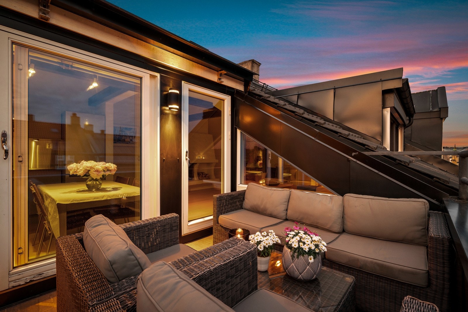 God plass til stort møblement - Helt skjermet for direkte innsyn. Galleribilde