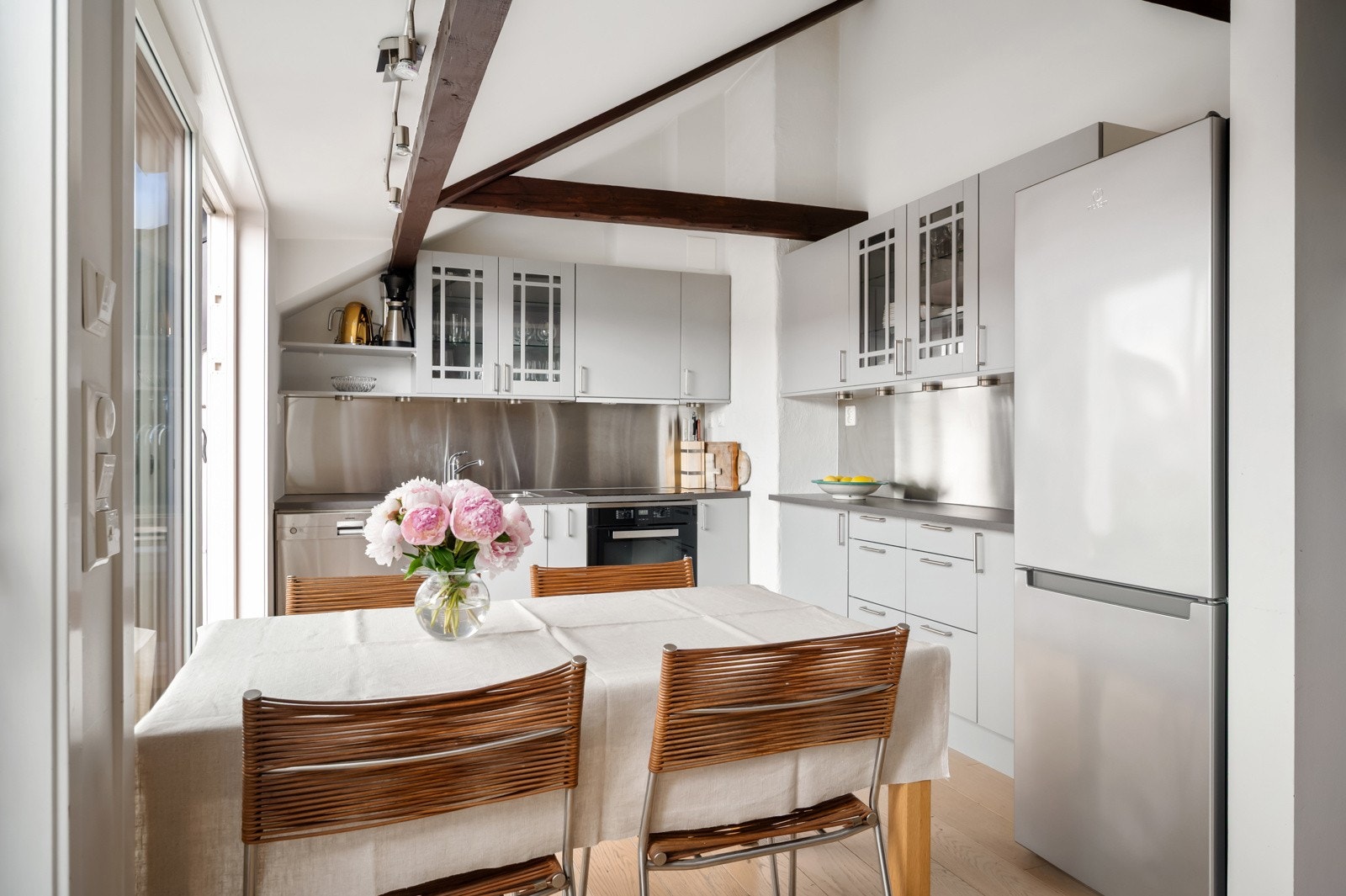 Moderne kjøkkeninnredning fra Sigdal. Galleribilde