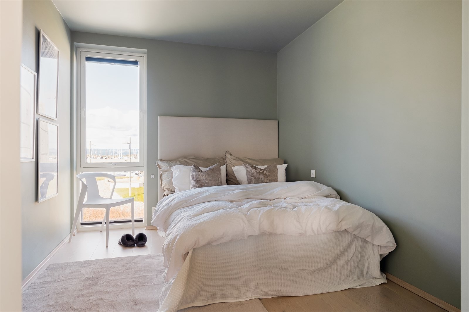 Soverommene preges, som øvrige rom i boligen, av materialer av høy kvalitet og gjennomtenkte løsninger. Galleribilde