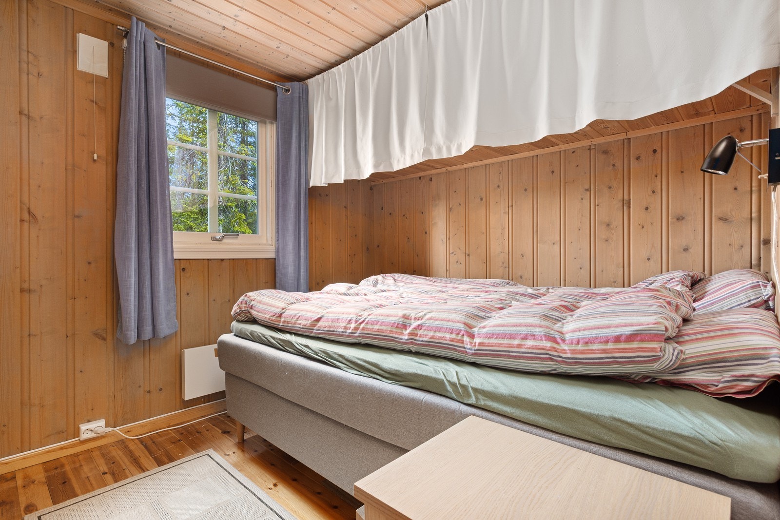 Soverom 1 - Hytta har tre soverom og er i dag innredet med totalt åtte sengeplasser. Galleribilde