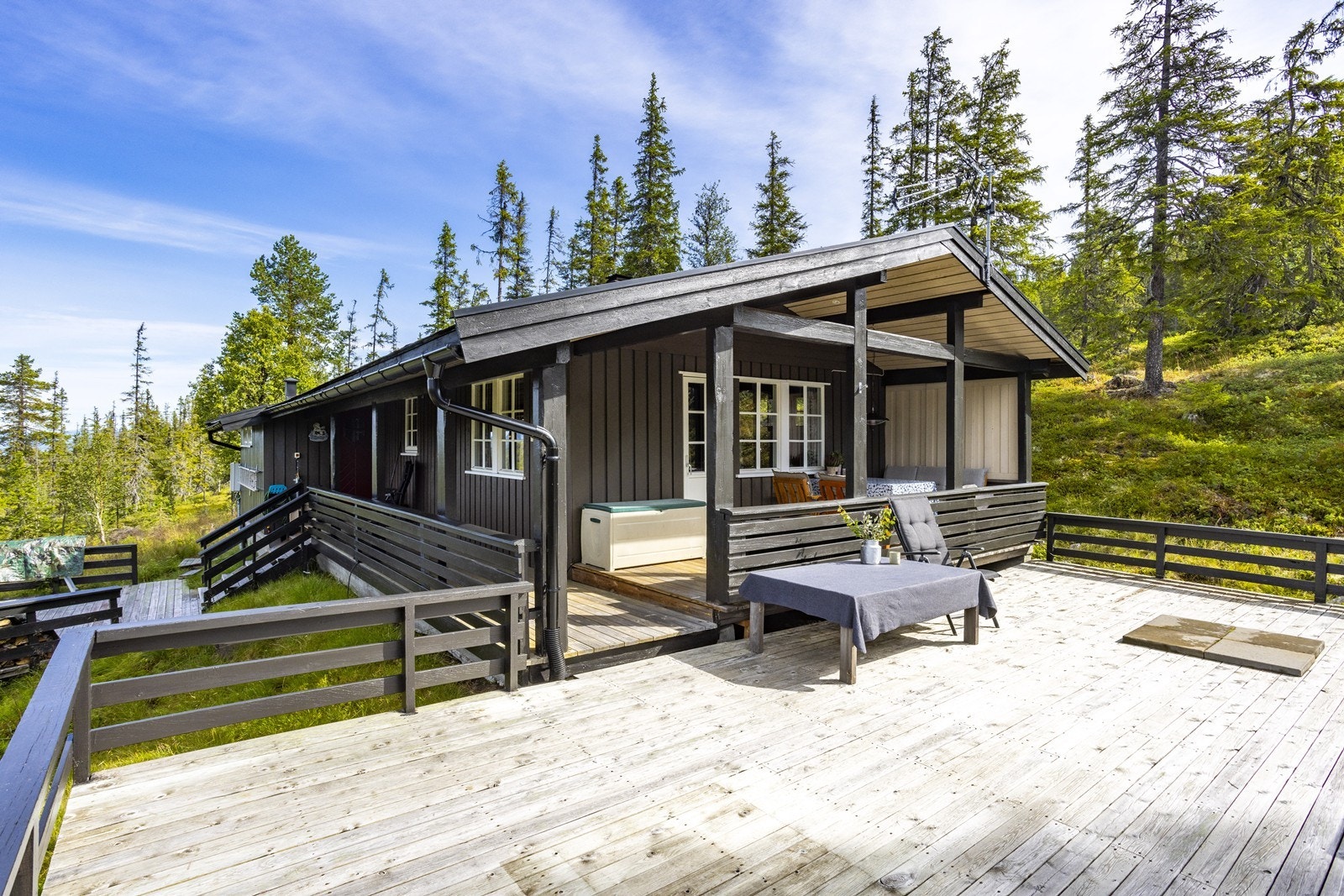 Uteområdet byr på en solrik og trivelig terrasse. Galleribilde